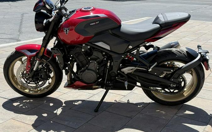 2027 Triumph Trident 800 Carnival Red