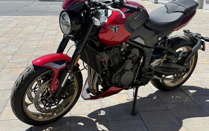 2027 Triumph Trident 800 Carnival Red