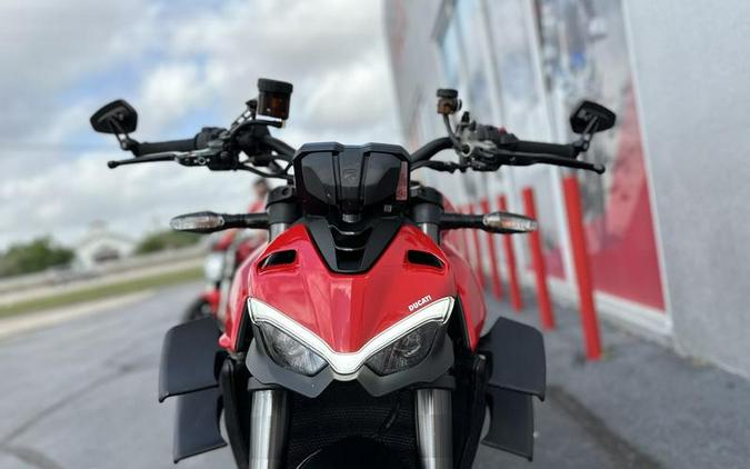 2021 Ducati Streetfighter V4 Ducati Red