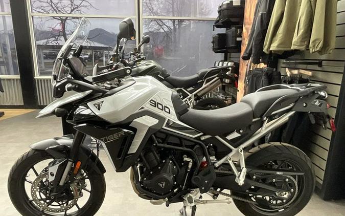 2024 Triumph Tiger 900 GT Pro Graphite / Sapphire Black