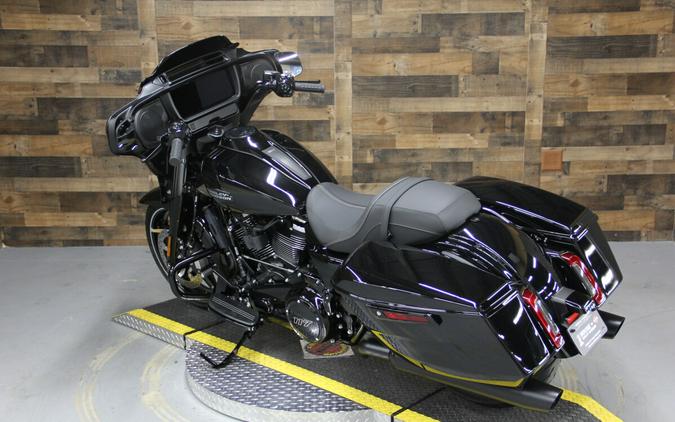 2024 Harley-Davidson Street Glide® Vivid Black - Black Finish