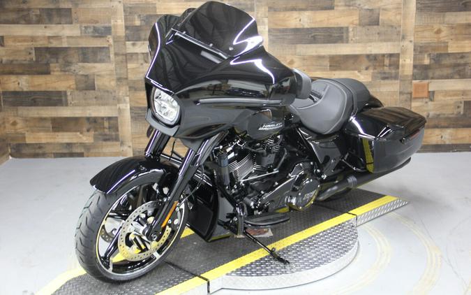 2024 Harley-Davidson Street Glide® Vivid Black - Black Finish