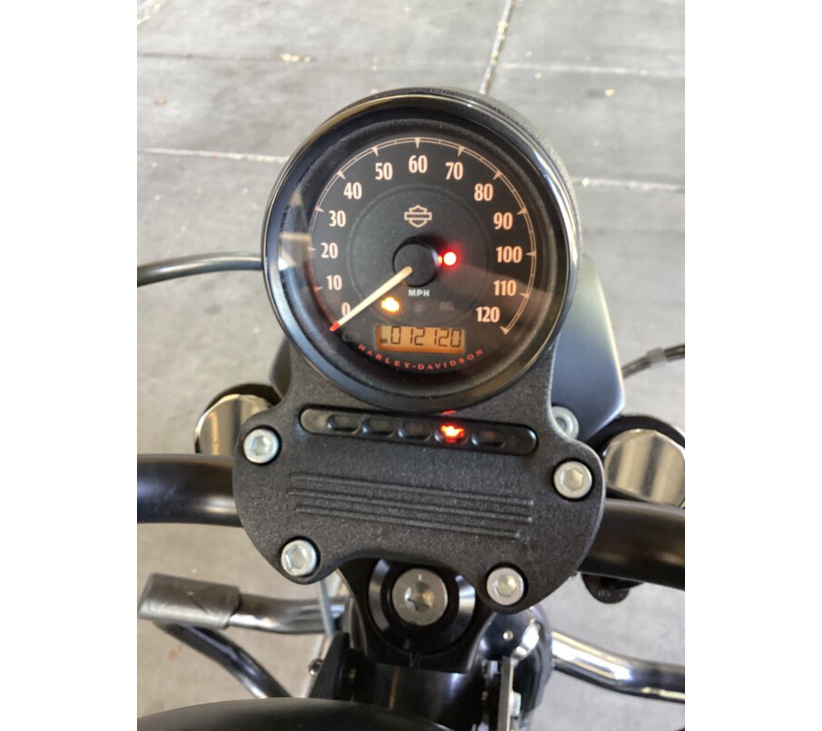 XL 883N 2022 Iron 883