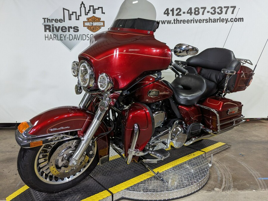 2010 Harley-Davidson Electra Glide® Ultra Classic® Red Hot Sunglo