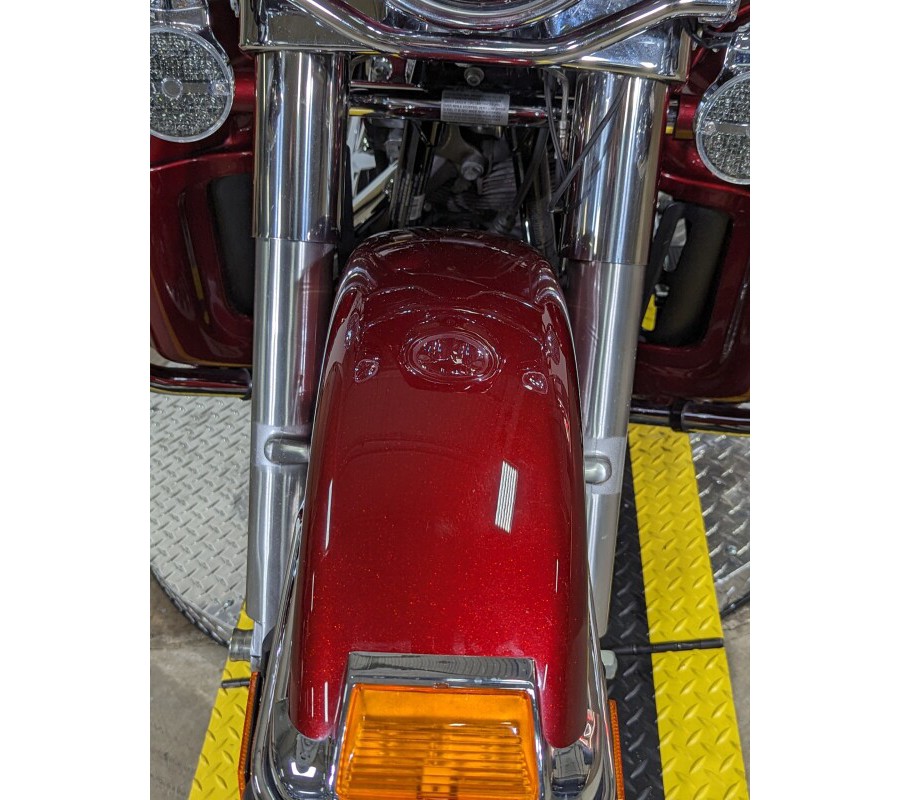 2010 Harley-Davidson Electra Glide® Ultra Classic® Red Hot Sunglo