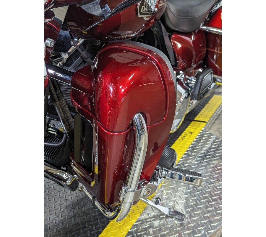 2010 Harley-Davidson Electra Glide® Ultra Classic® Red Hot Sunglo