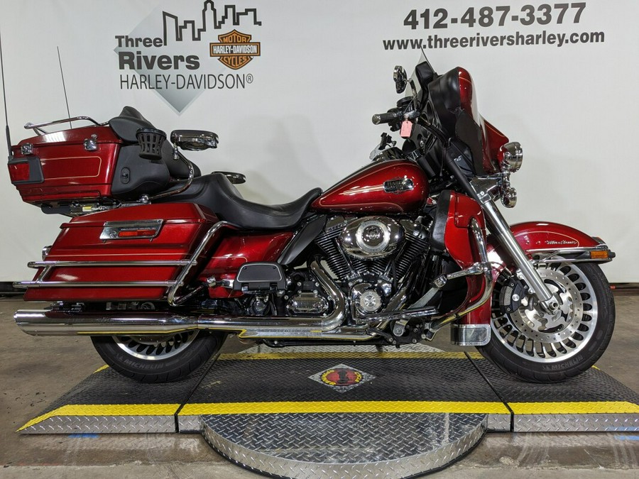 2010 Harley-Davidson Electra Glide® Ultra Classic® Red Hot Sunglo