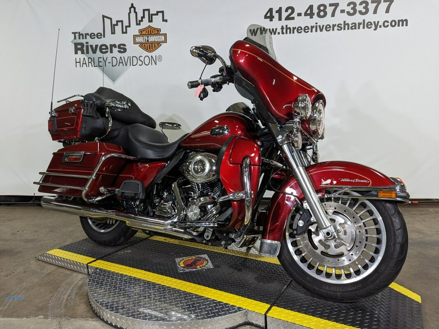 2010 Harley-Davidson Electra Glide® Ultra Classic® Red Hot Sunglo