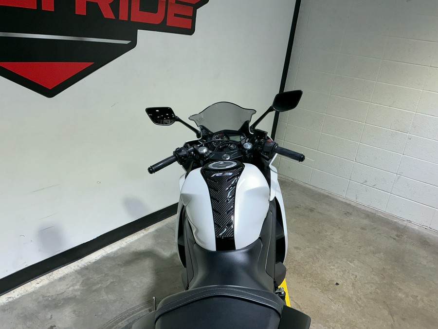 2017 Yamaha YZF-R3 ABS