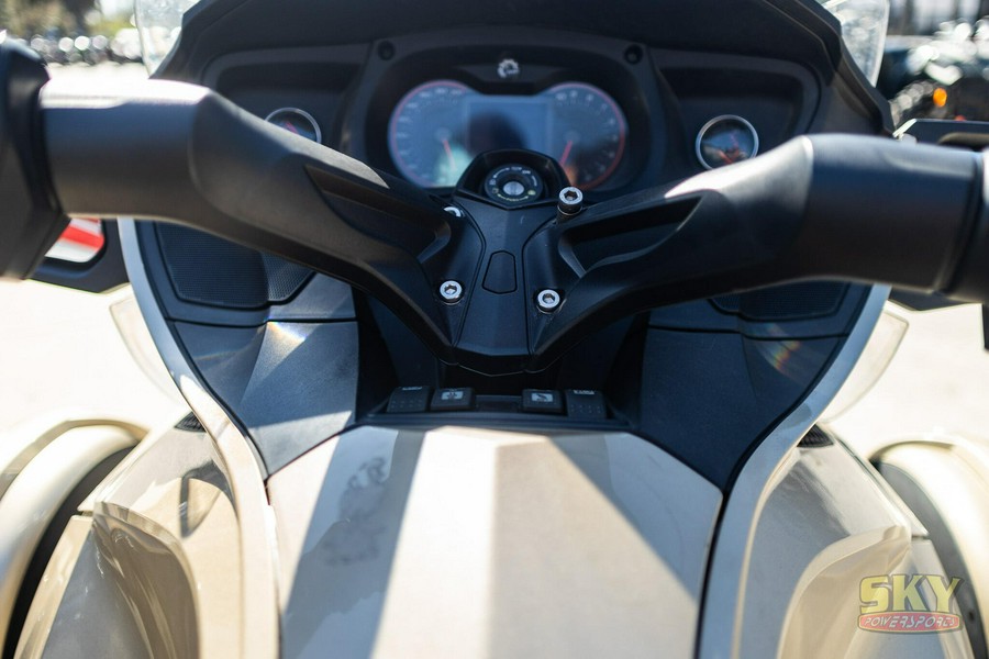 2017 Can-Am Spyder RT Base