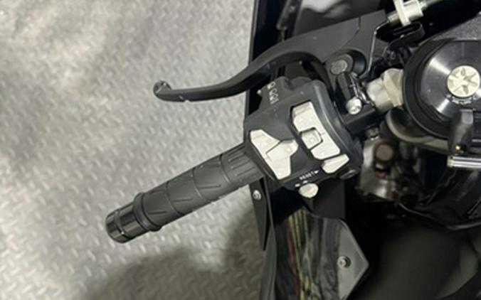 2025 Kawasaki ZX1002LSFAL