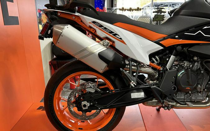 2024 KTM 890 SMT