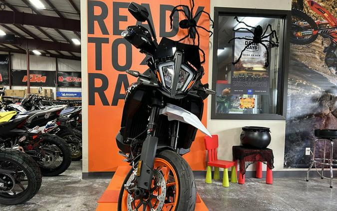 2024 KTM 890 SMT