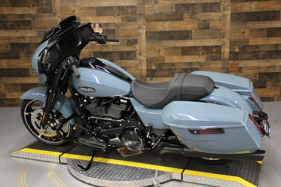 2024 Harley-Davidson Street Glide® Sharkskin Blue - Black Finish