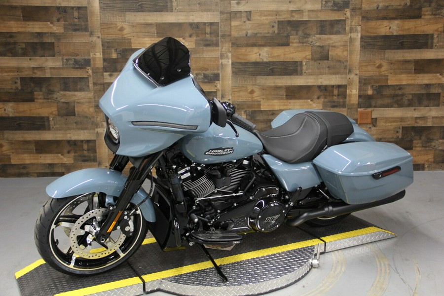 2024 Harley-Davidson Street Glide® Sharkskin Blue - Black Finish