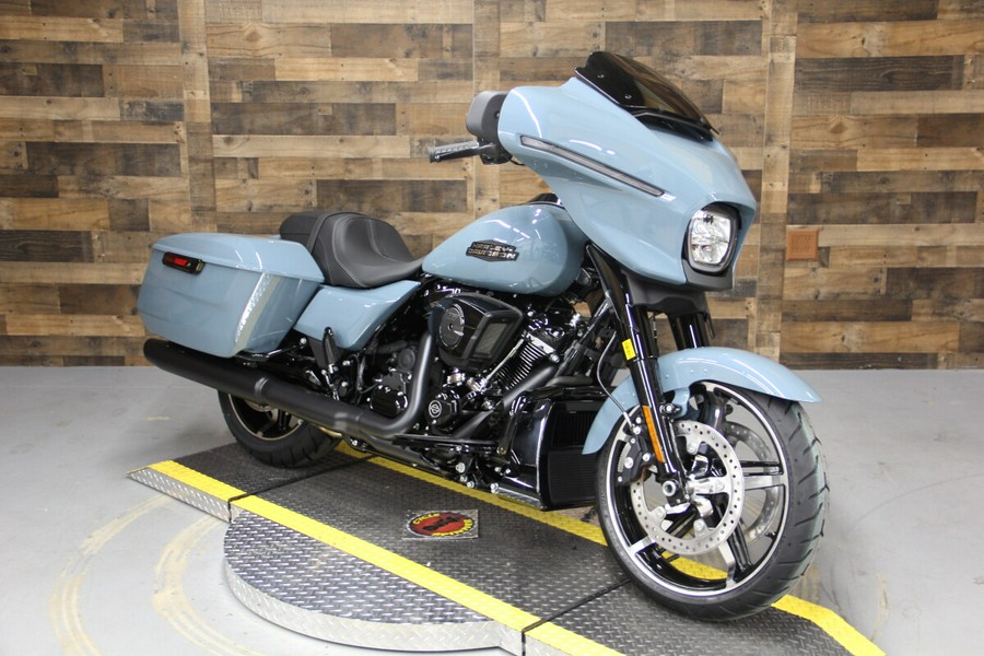 2024 Harley-Davidson Street Glide® Sharkskin Blue - Black Finish