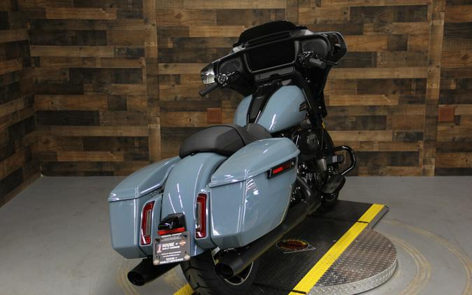 2024 Harley-Davidson Street Glide® Sharkskin Blue - Black Finish