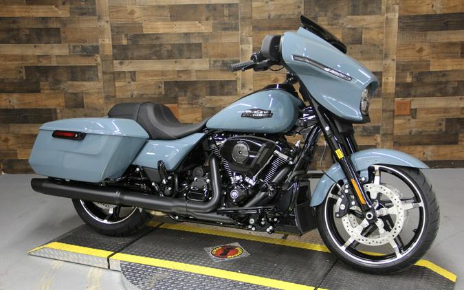 2024 Harley-Davidson Street Glide® Sharkskin Blue - Black Finish