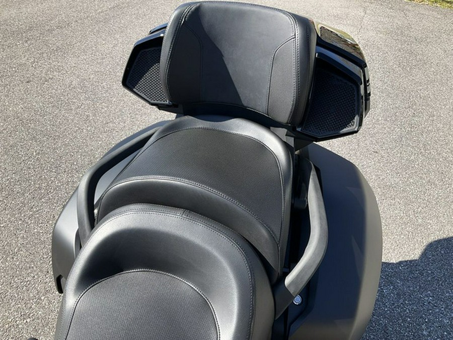 2025 Can-Am Spyder F3 Limited Dark Wheels