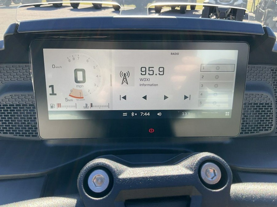 2025 Can-Am Spyder F3 Limited Dark Wheels