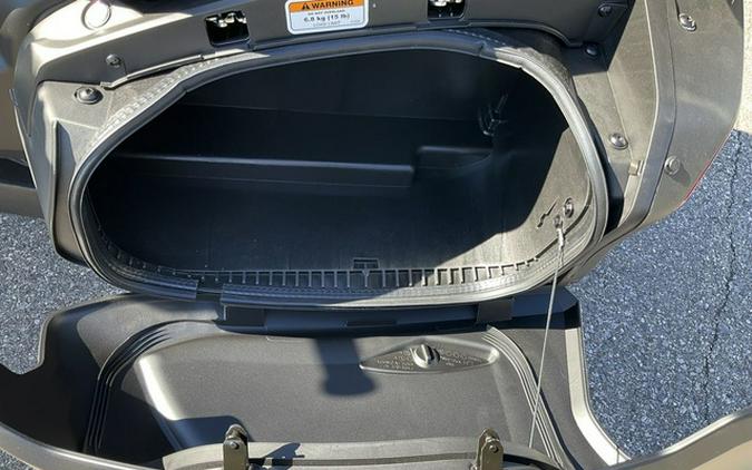 2025 Can-Am Spyder F3 Limited Dark Wheels