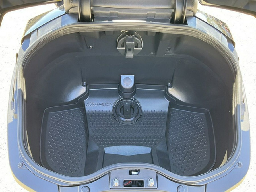 2025 Can-Am Spyder F3 Limited Dark Wheels