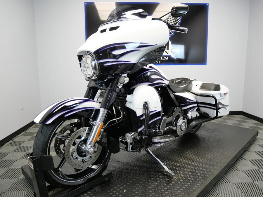 2016 Harley-Davidson® FLHXSE - CVO™ Street Glide®