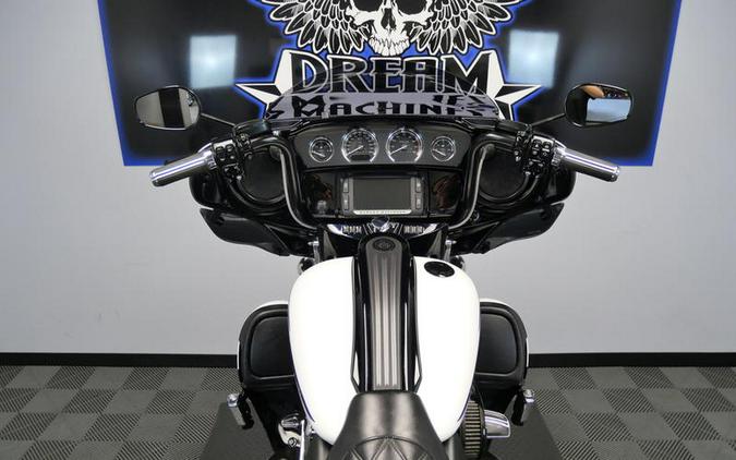 2016 Harley-Davidson® FLHXSE - CVO™ Street Glide®