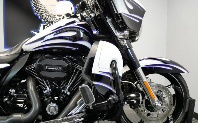 2016 Harley-Davidson® FLHXSE - CVO™ Street Glide®