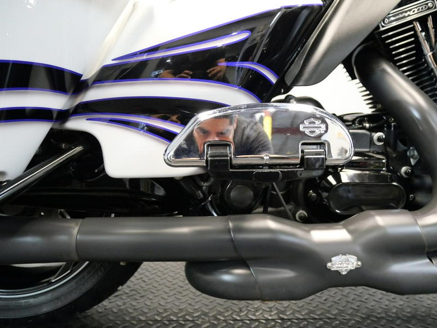 2016 Harley-Davidson® FLHXSE - CVO™ Street Glide®