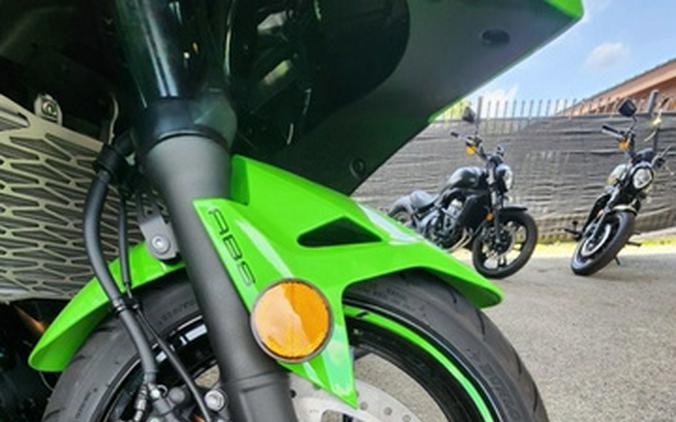 2024 Kawasaki Ninja 500 KRT Edition SE ABS