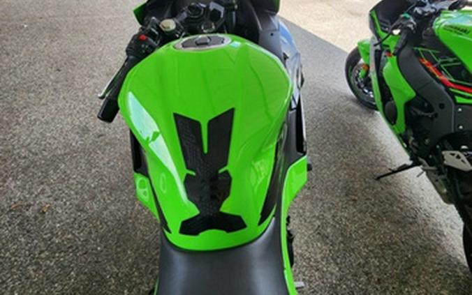 2024 Kawasaki Ninja 500 KRT Edition SE ABS