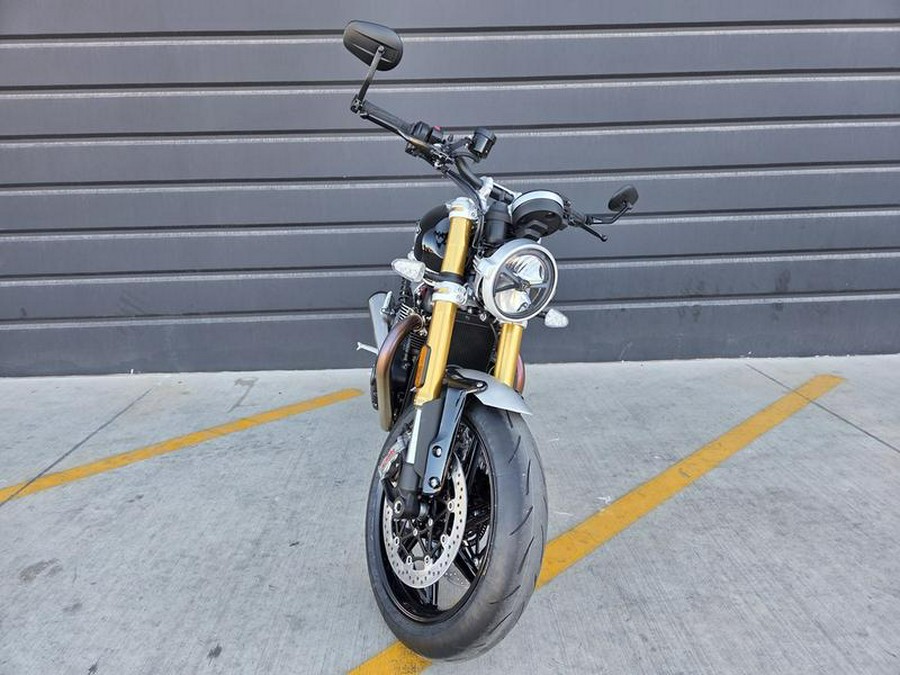 2026 Triumph Speed Twin 1200 RS Sapphire Black