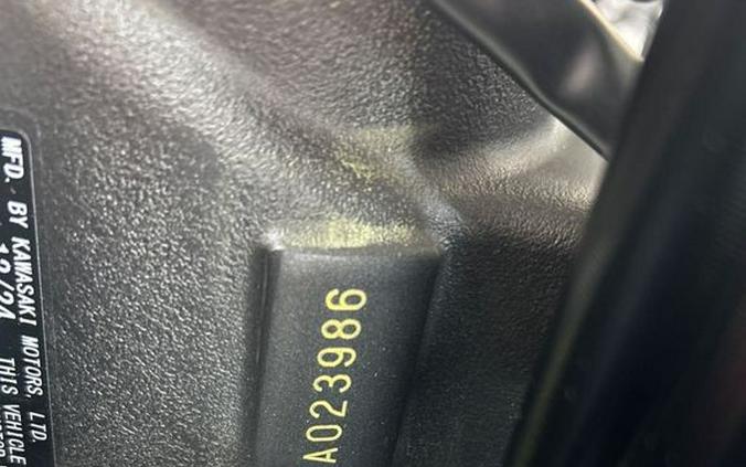 2025 Kawasaki NINJA ZX -6R ABS PEARL ROBOTIC WHITE/GRAPHITE GRAY