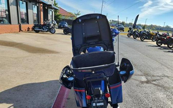 2025 Indian Motorcycle Pursuit® Dark Horse® with 112 and Powerband Audio Package