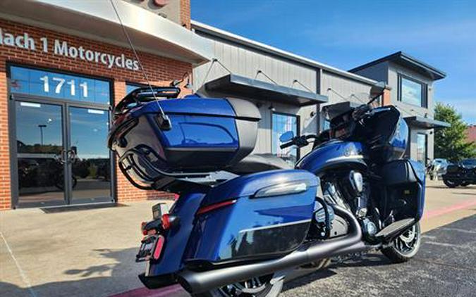 2025 Indian Motorcycle Pursuit® Dark Horse® with 112 and Powerband Audio Package