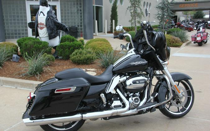 2020 Harley-Davidson Street Glide Vivid Black
