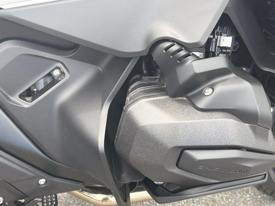 2026 BMW R 1300 RT Alpine White 3
