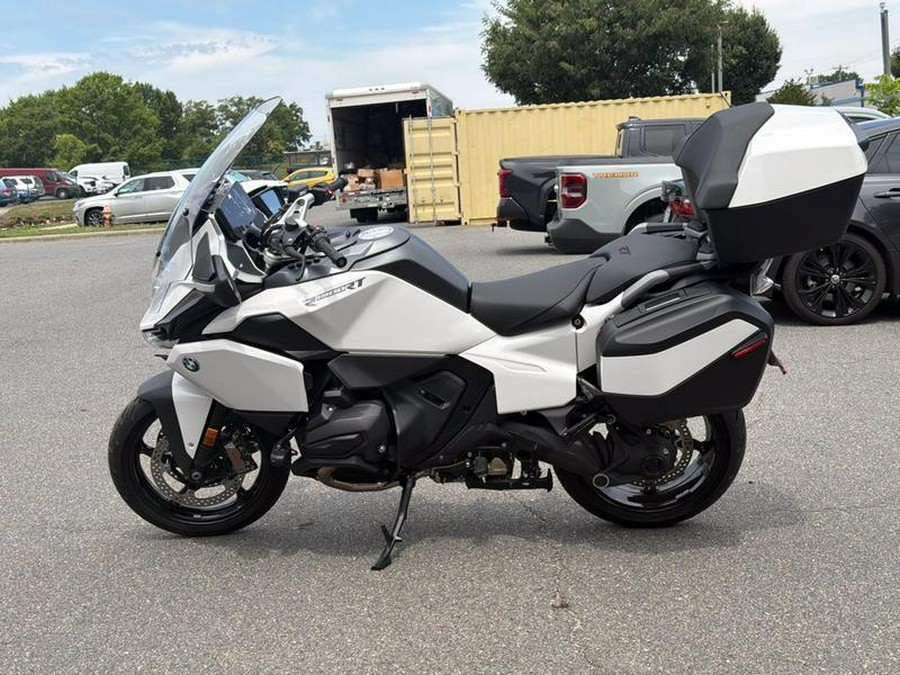 2026 BMW R 1300 RT Alpine White 3