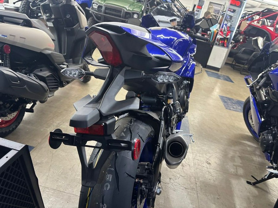 2026 Yamaha YZF R1 CA