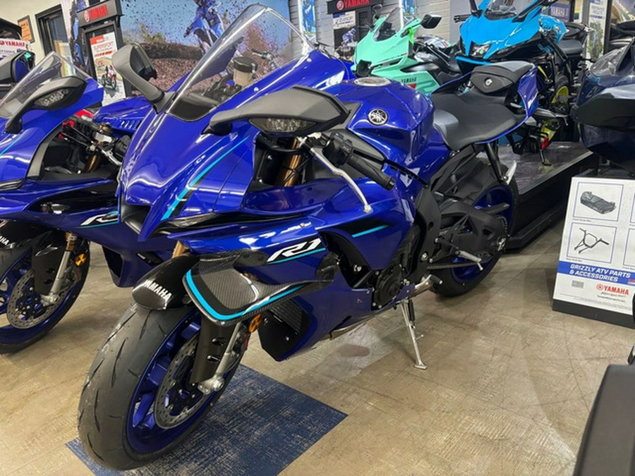 2026 Yamaha YZF R1 CA