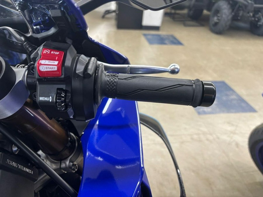 2026 Yamaha YZF R1 CA