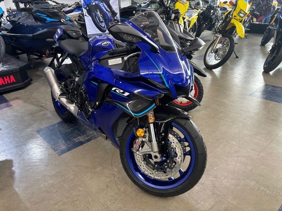 2026 Yamaha YZF R1 CA