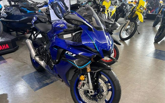 2026 Yamaha YZF R1 CA