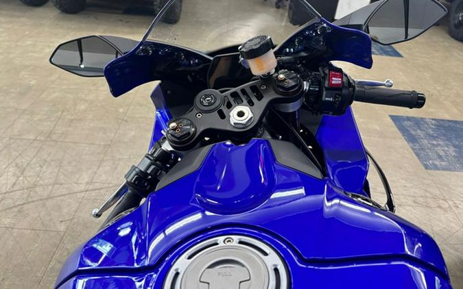 2026 Yamaha YZF R1 CA