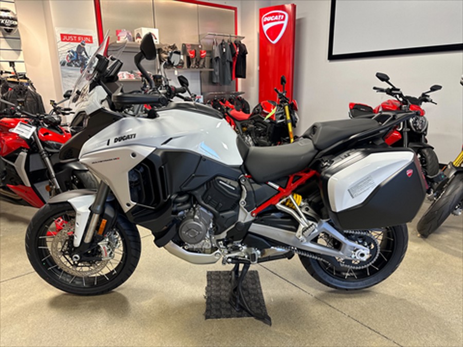 2024 Ducati Multistrada V4 S Travel & Radar