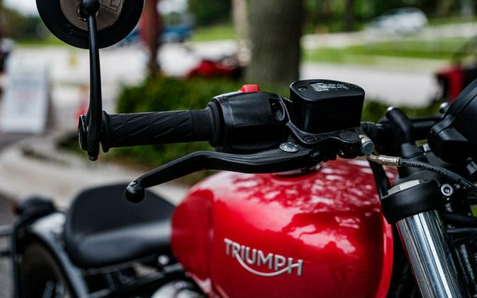 2023 Triumph Bonneville Bobber Red Hopper