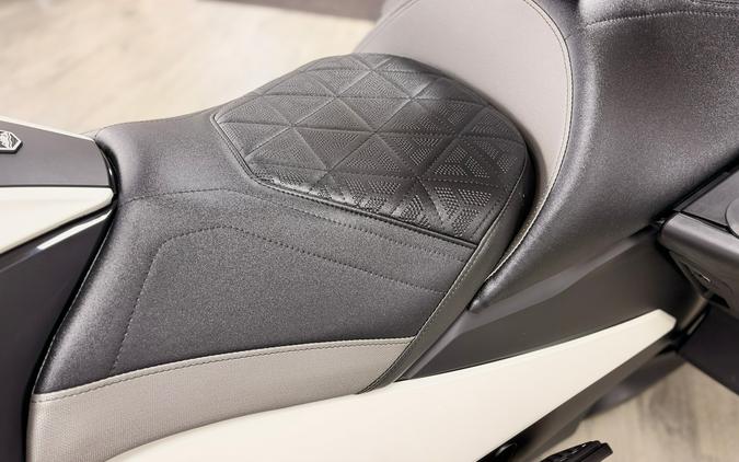 2027 Can-Am Spyder RT Sea-to-Sky