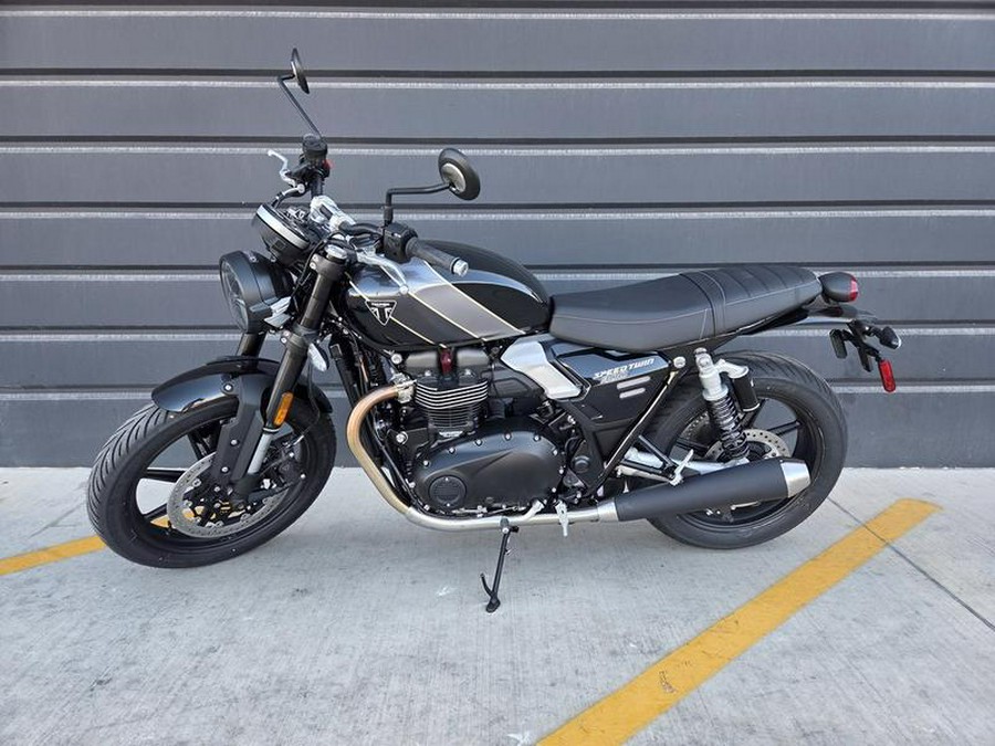 2026 Triumph Speed Twin 900 Phantom Black/Aurum Gold