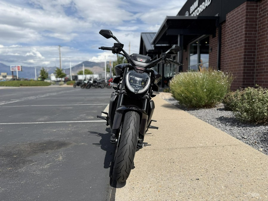 2026 Ducati XDiavel V4 BLACK